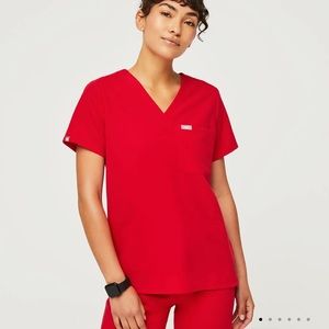 Women’s Figs Catarina Top Red XL